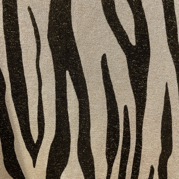 St. John Tiger Stripe Shimmer Knit Trapeze Cardigan Tunic $795 retail Sz Small - Picture 5 of 12